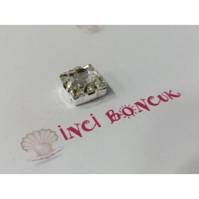 Kasalı Rivoli Kristal Taş No: 29