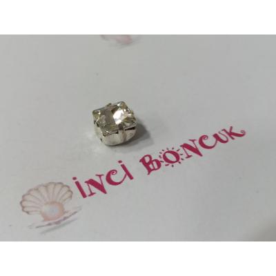 Kasalı Rivoli Kristal Taş No: 40