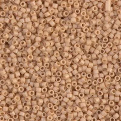 No: 24 Miyuki Delica 11/0 DB389 Mat Koyu Krem (5 Gram)