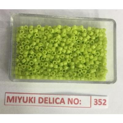 No: 352 Miyuki Delica 11/0 DB733 Opak Açık Yeşil (5 gram)