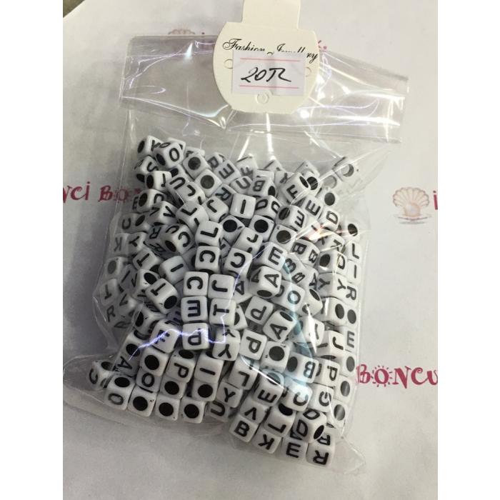 6mm*6mm Küp Harf Boncuklar No:9 (MİX) 50 GRAMLIK KARIŞIK PAKETLER İÇİNDE 300 BONCUK ADET VAR.