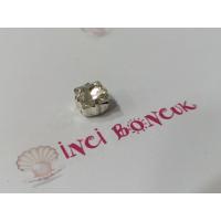 Kasalı Rivoli Kristal Taş No: 40 Kasalı Rivoli Kristal Taş No: 40